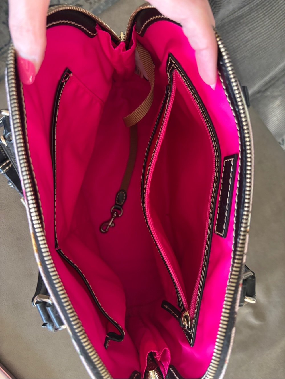 Dooney & Bourke Disney Cats Pink Pass Holder Exclusive Satchel with Black Trim - Picture 4 of 4